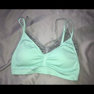 2 Circo sports Bras, Sz Juniors L
1 bra is missing pads